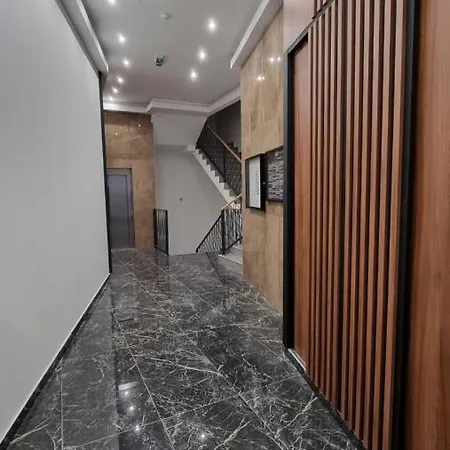 Alek Place * Bělehrad