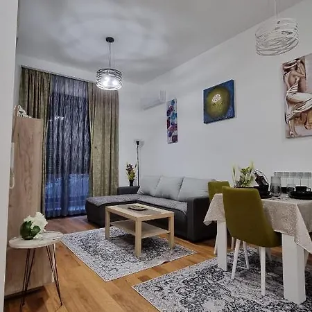 Apartmán Alek Place *
