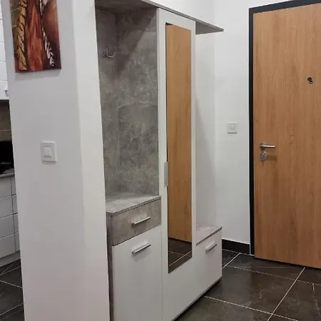 Alek Place Βελιγράδι