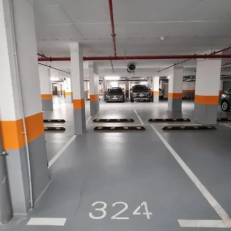 Alek Place * Βελιγράδι